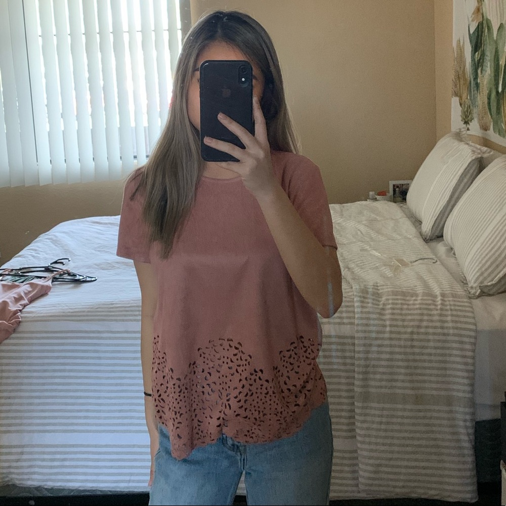 Scallop trim top